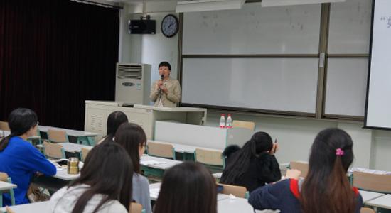 北外日研中心张龙妹教授应邀来日语学院作讲座