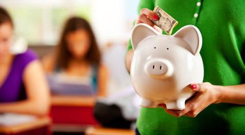 留学生开销以日常花费为主 9成学生会网购