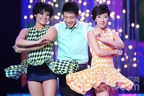 撒贝宁亲妹妹首度曝光:形似小撒 从事行政工作_教育_腾讯网