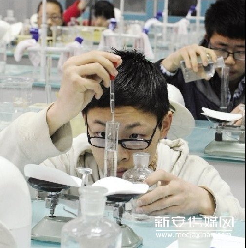 2012合肥中考理科实验操作考试正进行全程摄