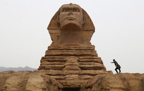 双语:外媒看中国 山寨狮身人面像遭埃及投诉_教育_一生一世