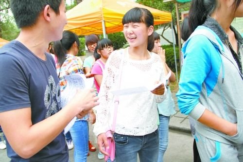 洛阳师院6名大二男生手绘学校地图送新生(图)