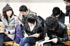 北电招生考生踏破门槛 文学系主任揭秘考试