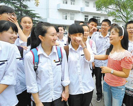宁波5.88万考生今日参加中考 19日成绩揭晓