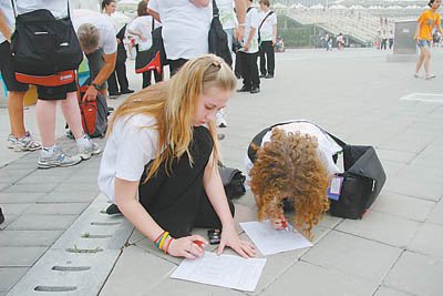 调查显示中国青年“开放度”普遍不被看好