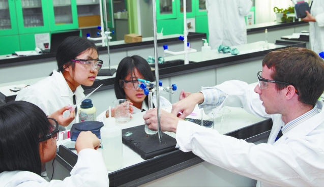 为什么国外本科生比研究生更容易就业?