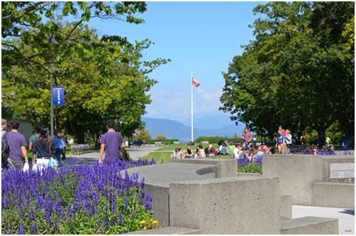 高考后游学加拿大名校 打响出国留学预备役