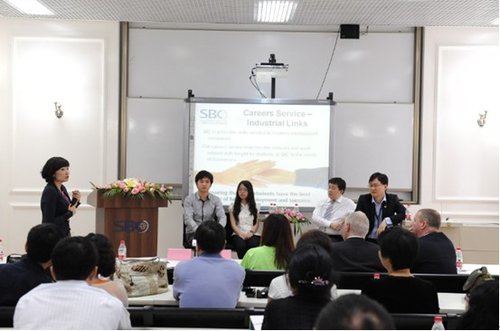 上海理工大学举办国际化人才培养与发展论坛