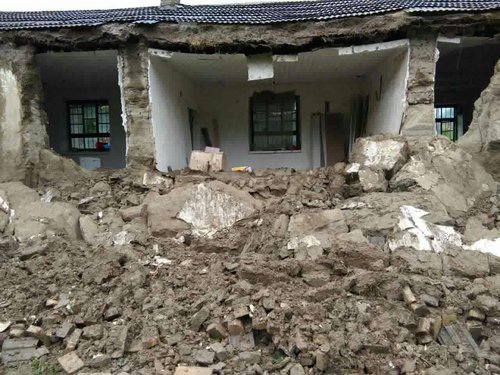 新疆洪涝灾致2人死亡1人失踪