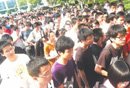 高考首日语文较易数学稍难 考生考场急哭(图)
