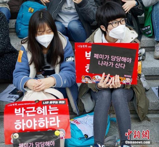 �����߿��ոս������ܶ�ѧ���μӼ���