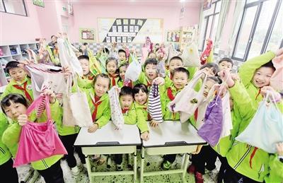 Сѧ������Ͱ ÿ��ѧ���Դ������������Ծ�ϰ��