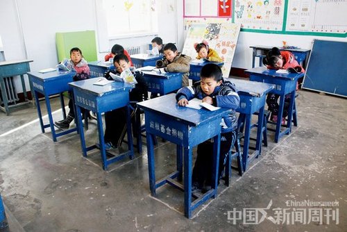 农村中小学布局调整10年调查：学生心灵饥渴