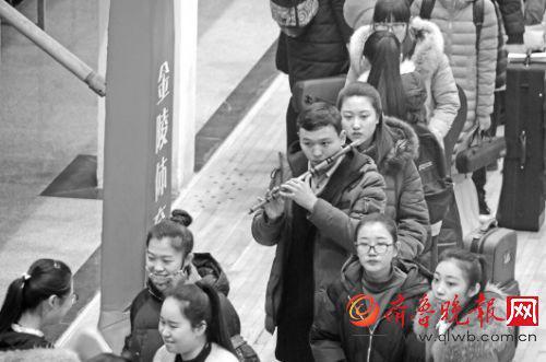 16�գ�����̨��ѧ�������ŶӵȺ��ԡ����������Խ�����