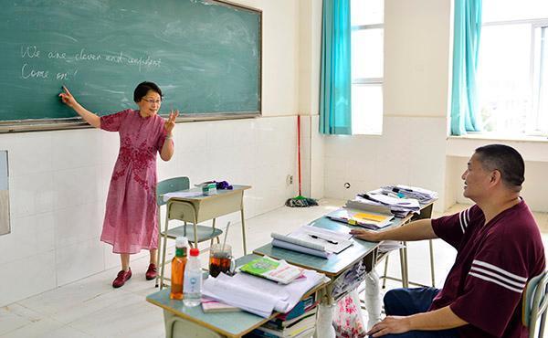 高考“钉子户”又没考好 仍坚信高考改变命运_教育_腾讯网