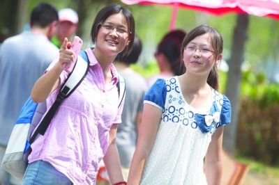 东大女生抢占男生宿舍 宿管大叔忧饭碗(图)