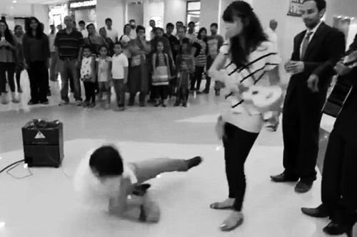 上财男蜡烛表白被泼水 盘点轰动一时的十动然拒_教育_腾讯网