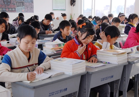 武汉教育局通报整改进展 中小学均执行一教一辅