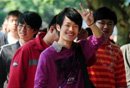 扬州高考首日秩序良好 三万考生笑脸相迎(图)