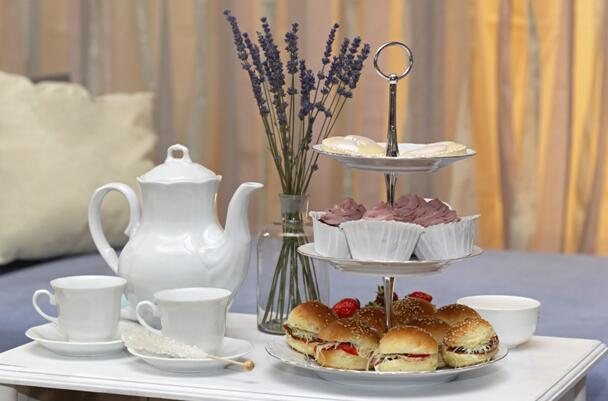 bbc英语:taking afternoon tea 英式下午茶