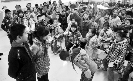 郑州一学校调查发现 九成小学生不懂家庭礼仪