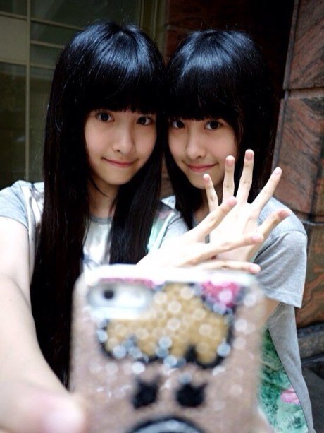 台湾双胞胎萝莉姐妹花近照曝光气质清新甜美_教