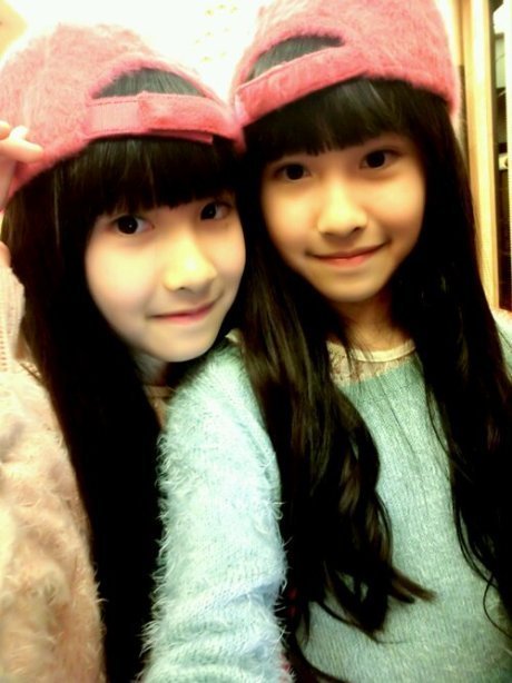 <em>台湾双胞胎</em>萝莉<em>姐妹</em>花近照曝光 气质清新甜美