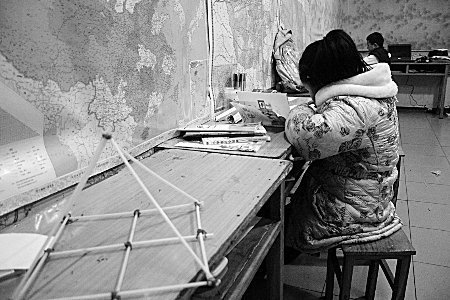 河南两位教师家长辞职 一文一理在家带孩子上课