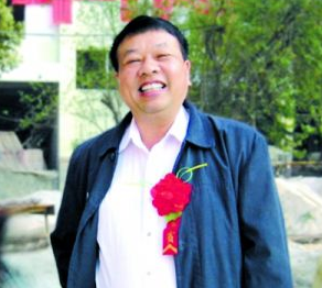 化缘校长莫振高生前筹建圆梦班引关注