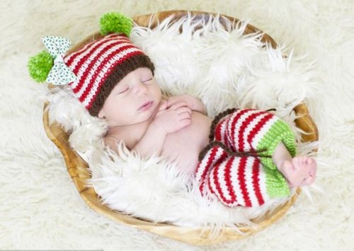 英国摄影师抓拍熟睡圣诞宝宝 可爱模样融化人