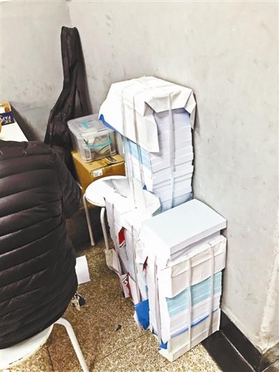 高校复印店盗版中小学教辅书被批量复印团购