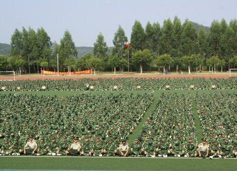 华南理工大学广州学院举行2011级学生军训