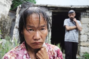 兄妹隐居深山20余年 哥哥失语妹妹双手如鸟爪