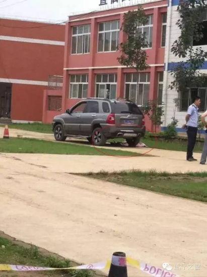四川遂宁一女老师校园内开车撞死一名小学生
