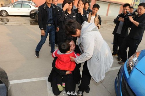 山东破获贩婴案37儿童获救 亲生父母卖孩子（组图）