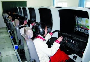 <em>北京华夏女子中学</em>:女孩儿上女校 正当时!_教育