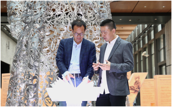 教育+艺术新跨界,“学习铸造人生”新东方装置艺术展引发热议