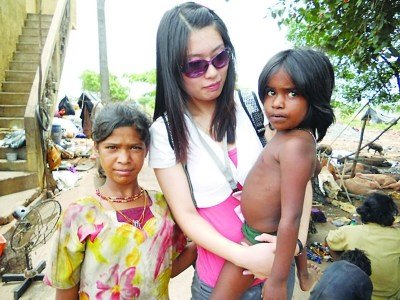 90后<em>女大学生</em>赴印度支教