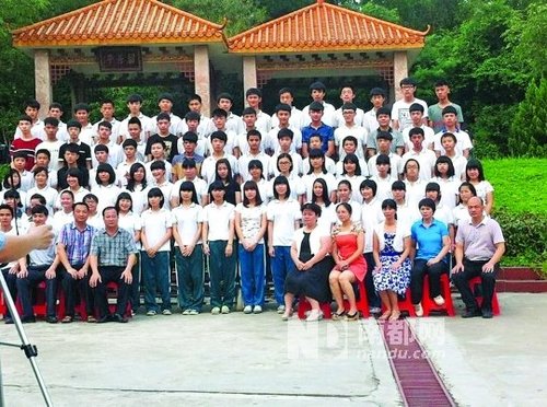 ��ѧУ��PS��ѧ����ҵ�� �ƽӴ��쵼û����(ͼ)