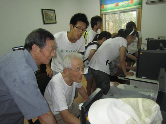 乌鸦反哺倾情浙农林退休教职工活动