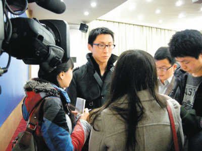 南师大防逃课必杀技:排座位桌上贴姓名学号 - 