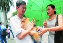 高考送考场景感人：面对考试 家长依然殷切