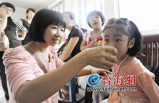 赢在起跑线 孩子家长周末扎堆上培训班