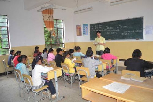 重庆工商大学赴云南“三下乡”社会实践支教纪实