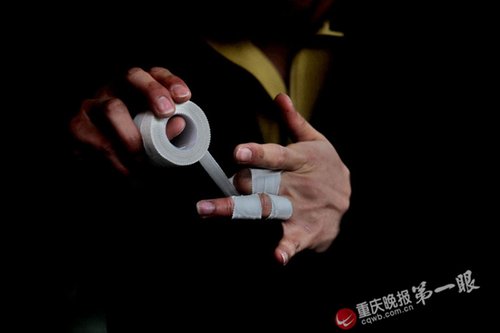 <em>身高</em>不到1米 长相秀气<em>7岁女孩</em>飞檐走壁 组图_