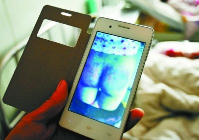 臀部用女生狂抽12岁铁铲老师40分钟致其昏迷疼肚子怎么哄女生图片