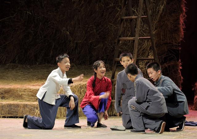 海淀进修实验学校金帆话剧团《草房子》展演