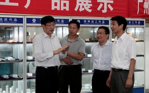 示范院校协委会会长李进教授莅临陕西考察指导