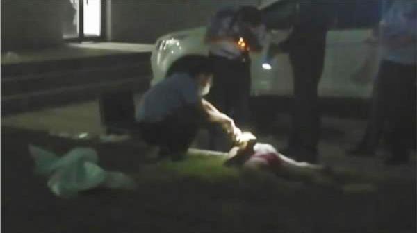 大一新生凌晨坠亡:身上仅穿内裤 警方介入调查