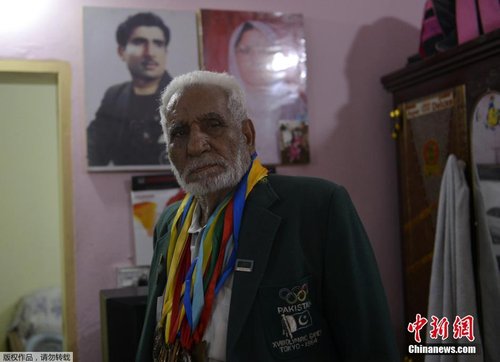 ���հ���Ӣ�������Ϊ���� ÿ�������24Ԫ